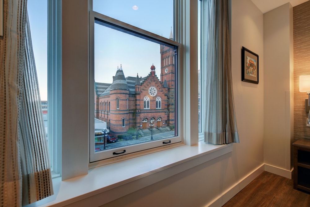 Premium Room, 1 Queen Bed, City View photo 2