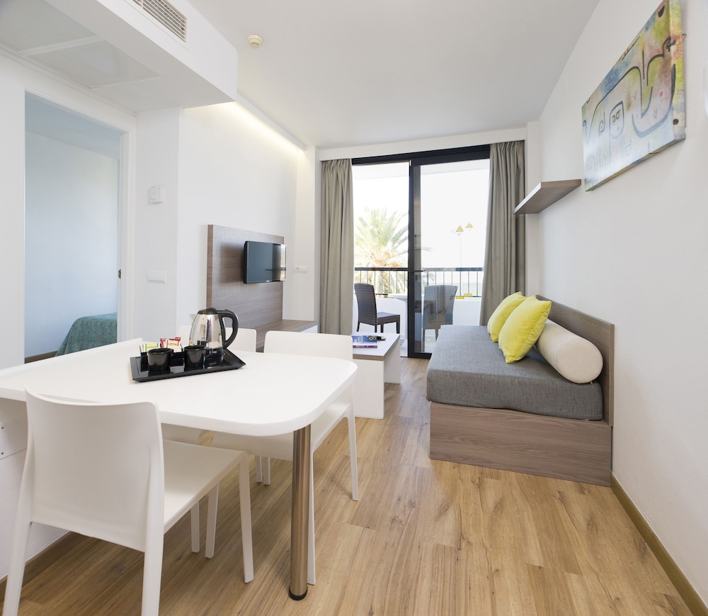 Apartment, 1 Bedroom, Sea View photo 3