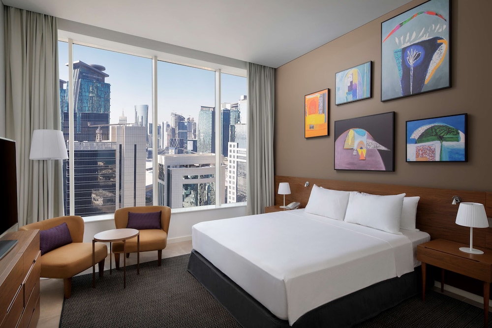 Room, 1 King Bed, City View - Photo 3