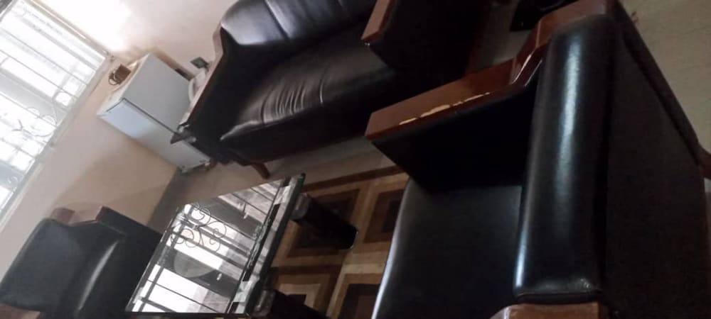 Executive Suite - Photo 3