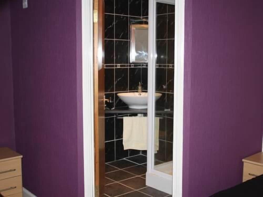 Triple Room, Ensuite (Sleeping 3) - Photo 3