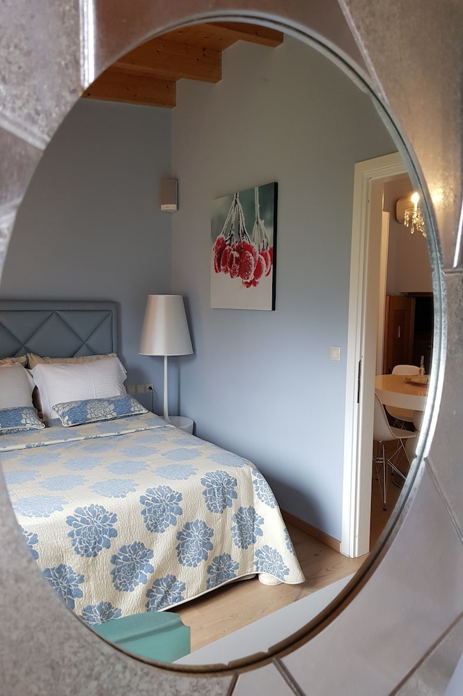 Deluxe Suite, Fireplace (Forest View) photo 1