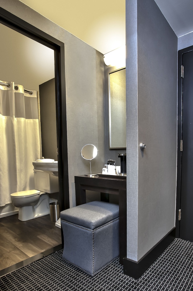 Superior Suite, 1 Bedroom - Photo 10