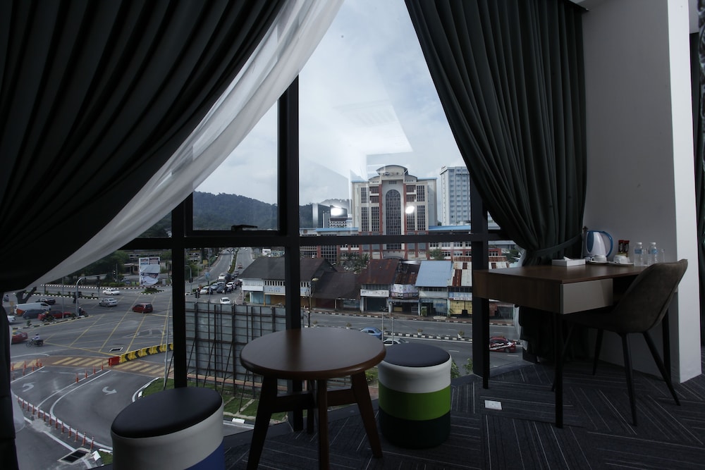 Executive Room - Photo 11