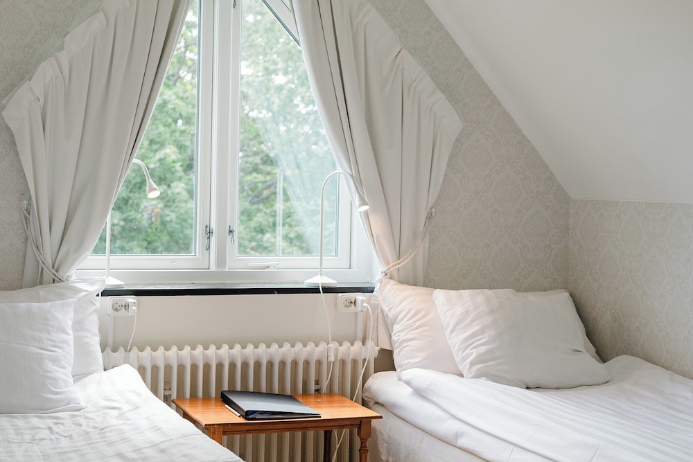 Basic Twin Room photo 2