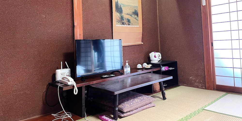Old Wing Japanese-Style Room , For 3 People photo 1