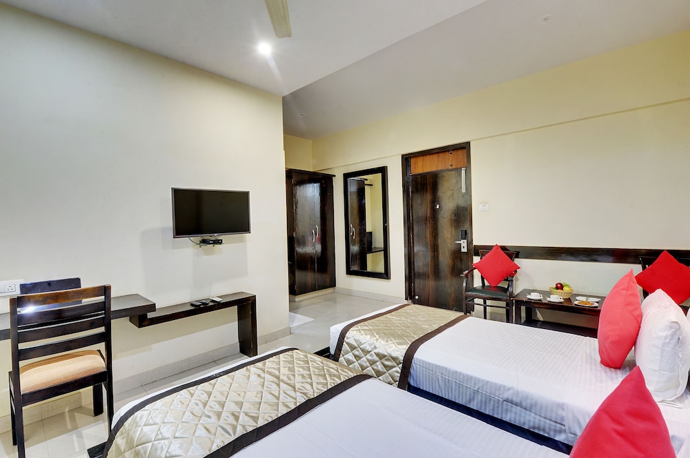 Deluxe Room - Photo 7