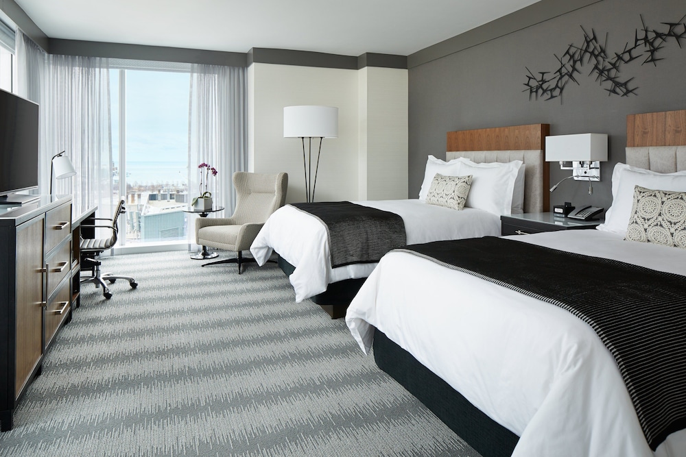 Grand Room, 2 Double Beds, Accessible, Corner (Hearing Accessible)