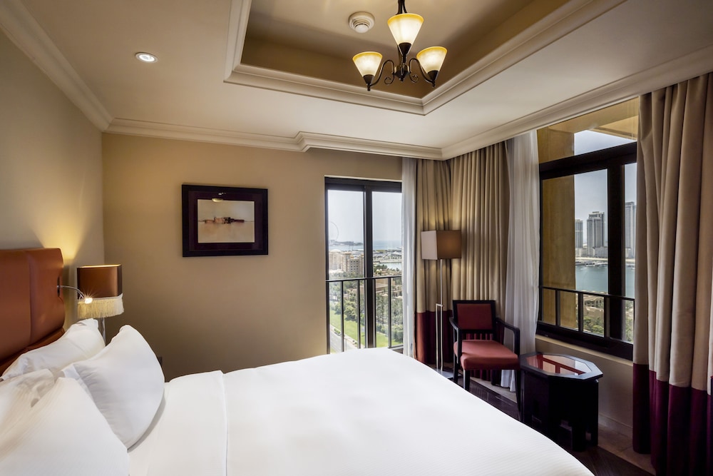Room, Sea View