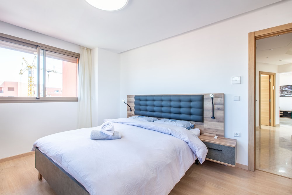 Premium Apartment, 2 Bedrooms, Balcony - Photo 1