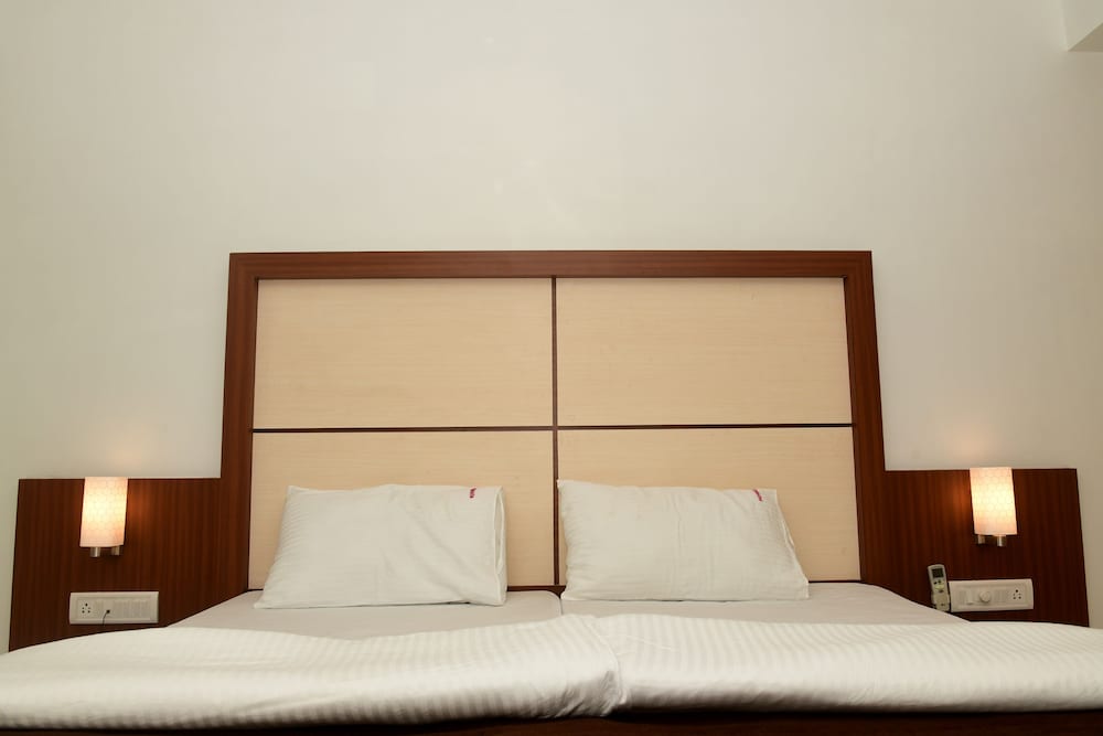Deluxe Room - Photo 15