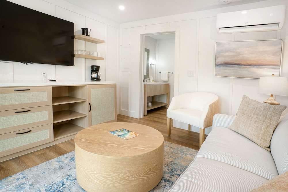 Offshore King, 1 Bedroom Studio (Family friendly, Not Pet Friendly) - Photo 4