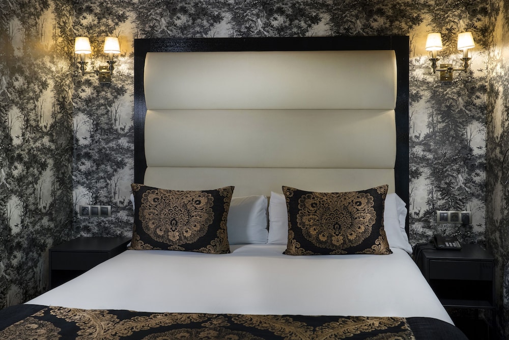 Deluxe Double Room - Photo 12