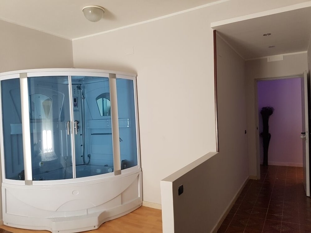 Deluxe Double Room, Jetted Tub photo 2