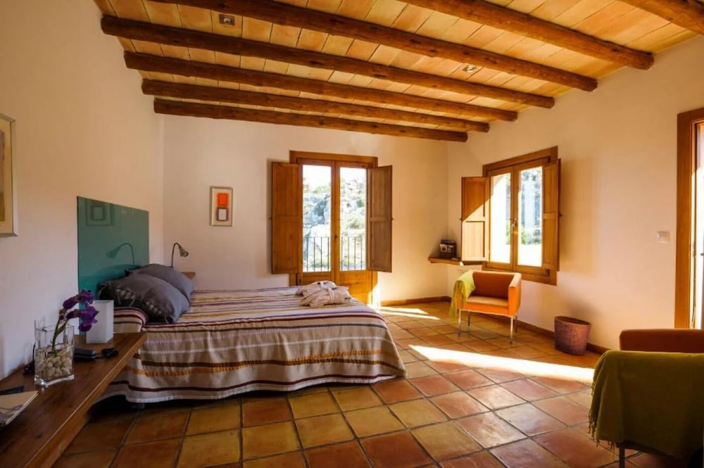 Junior Studio Suite, 1 Queen Bed, Mountain View