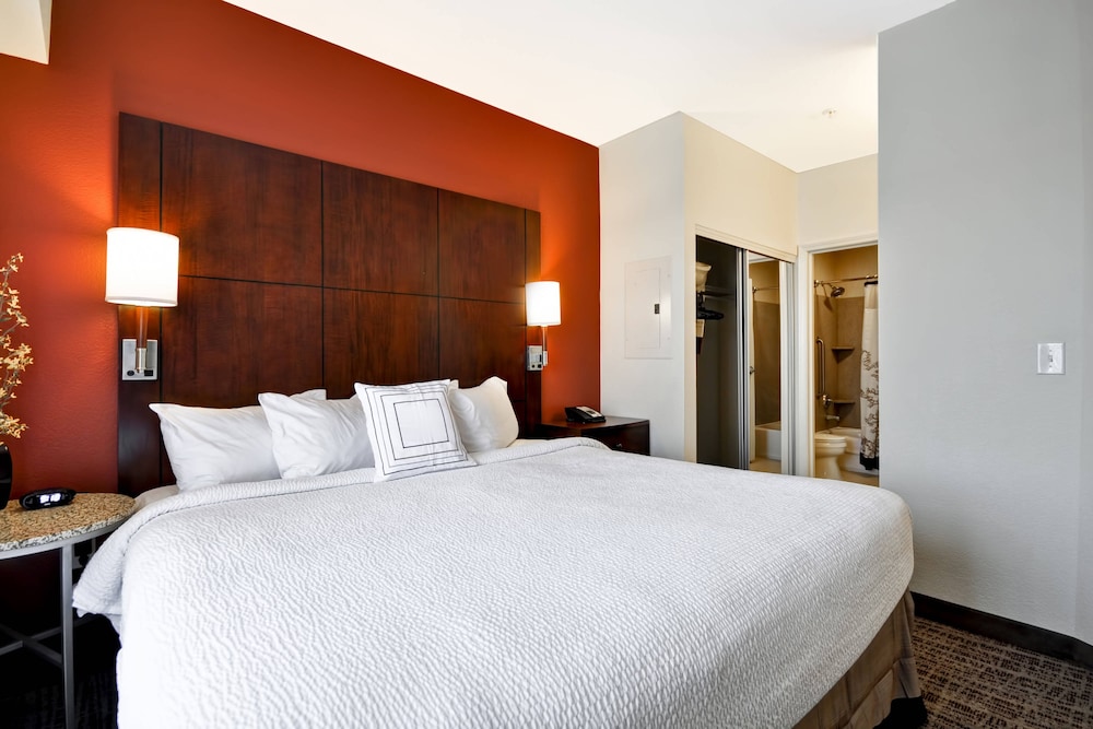 Suite, 1 King Bed - Photo 8