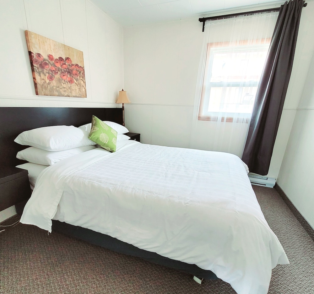 Deluxe Suite, 1 Queen Bed