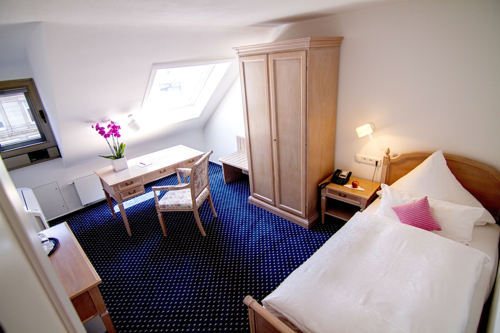 Apartment, 2 Bedrooms (3 Persons, Main Building) - Photo 2