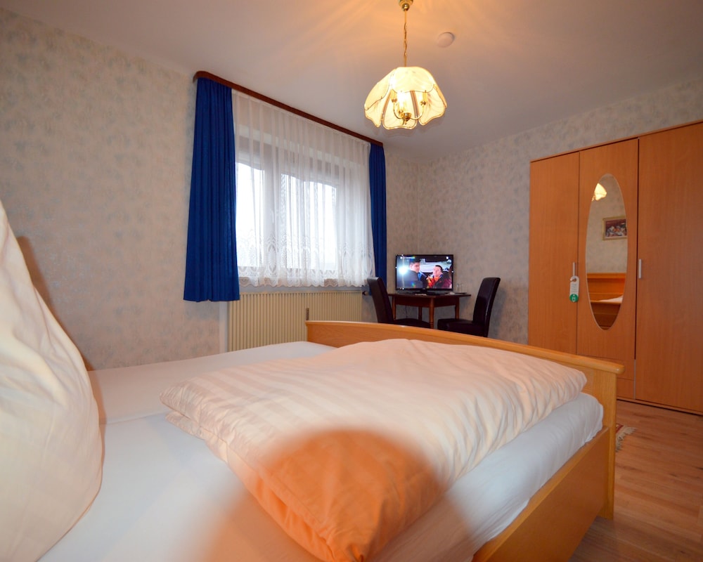 Standard Quadruple Room, Private Bathroom