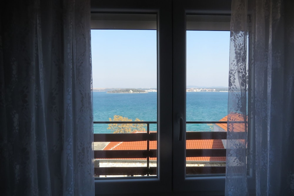 Apartment (Marin - 100m from the beach with park) photo 3