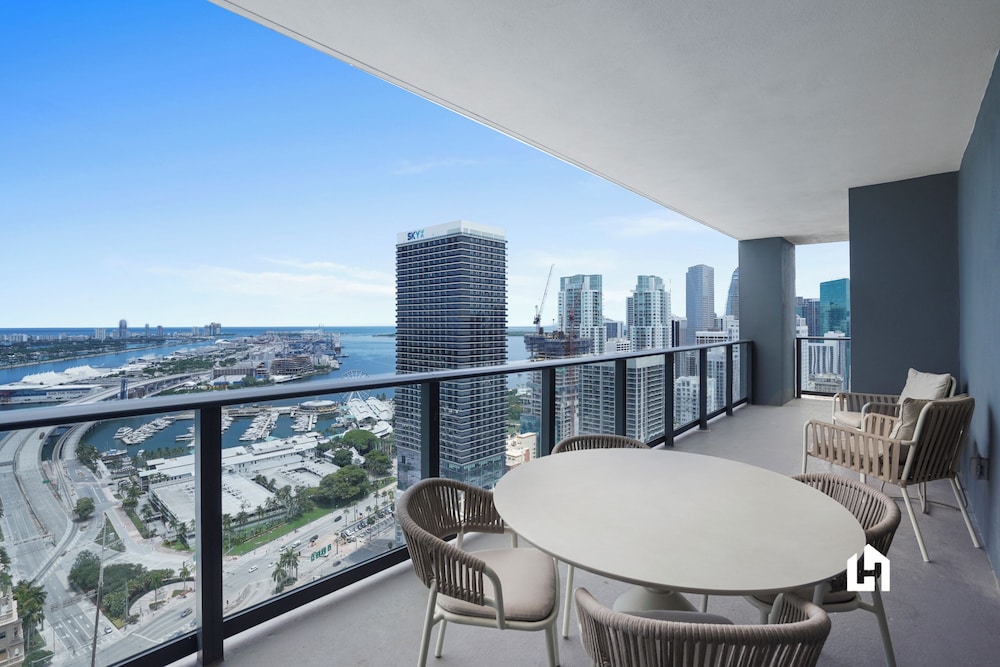 Apartment, 3 Bedrooms, Balcony, Ocean View photo 1