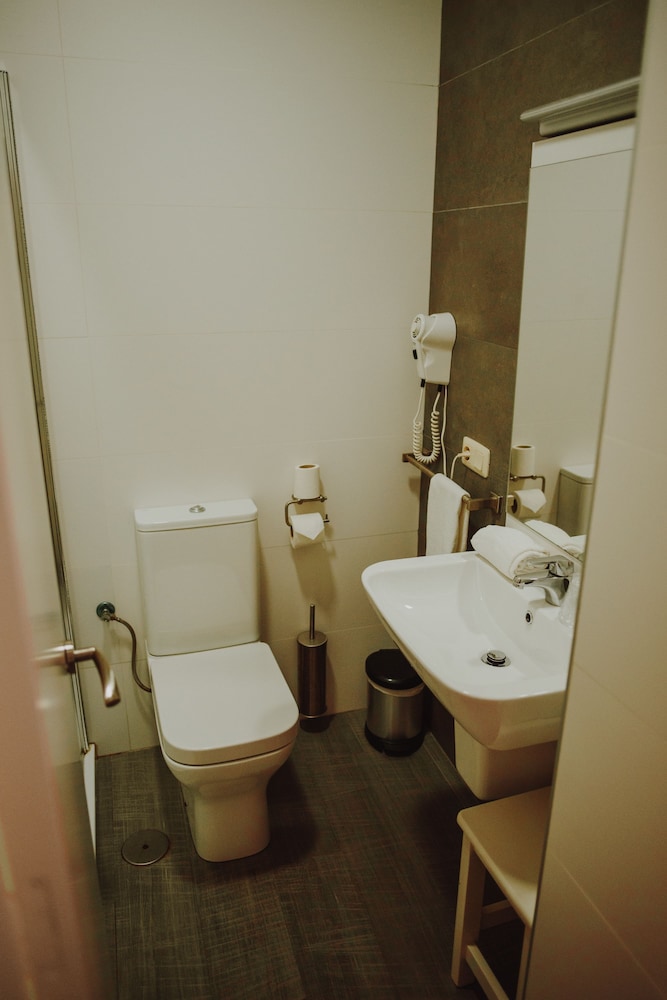 Double Room, 1 Double Bed, Ground Floor - Photo 13