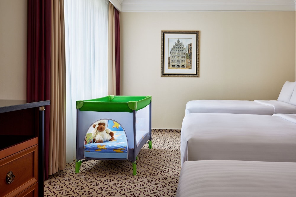 Family Room, Multiple Beds - Photo 3