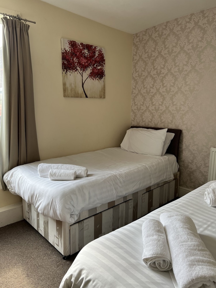 Suite, Ensuite photo 2