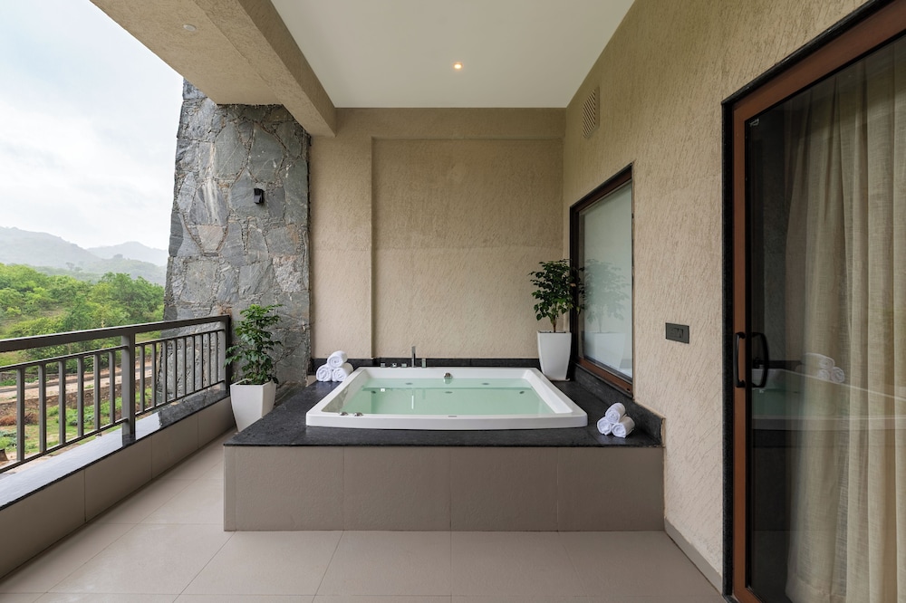 Forest View Jacuzzi Room