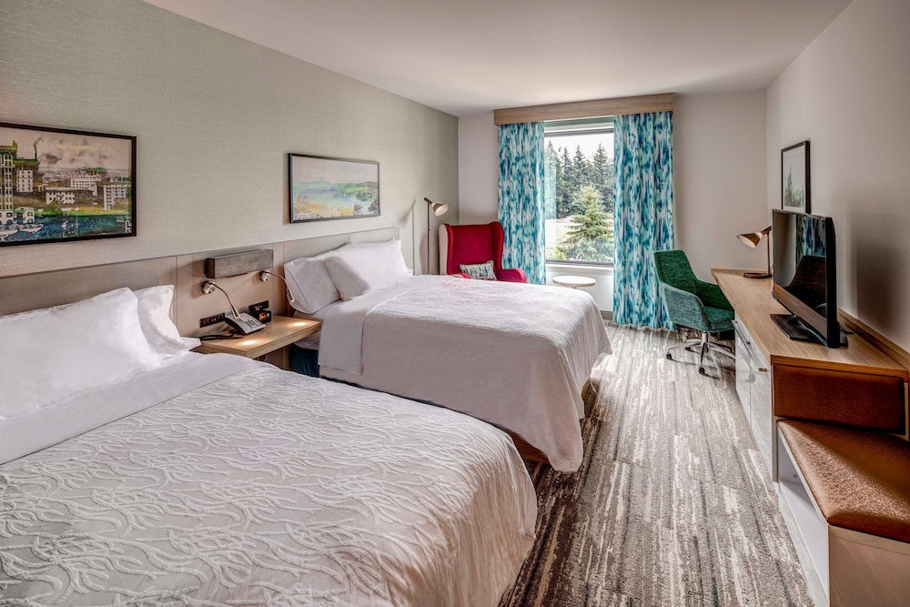 Room, 2 Queen Beds, Accessible, Bathtub (Hearing) - Photo 2