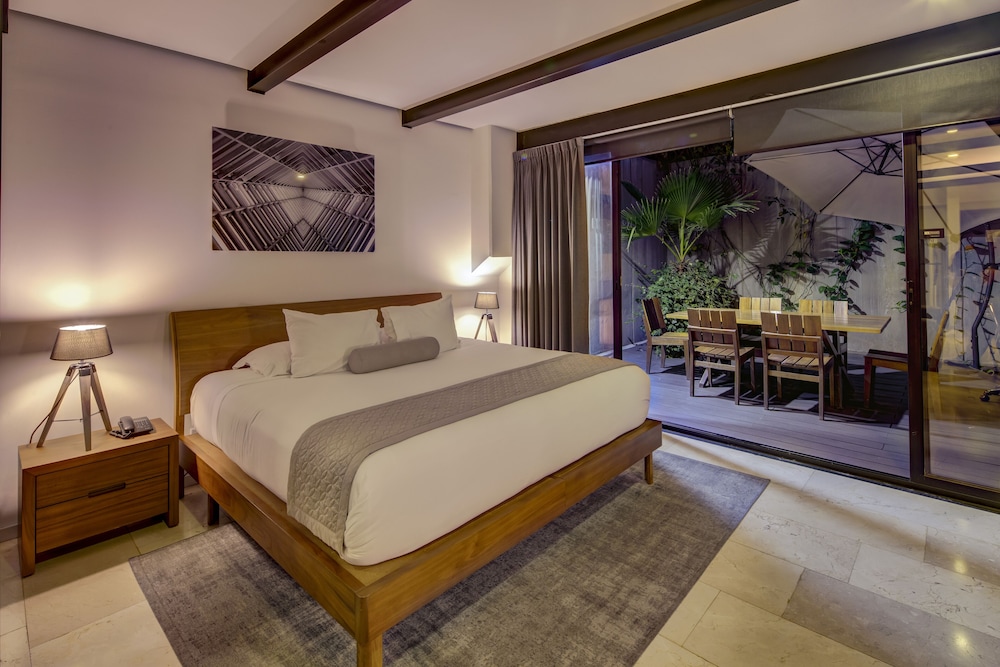 Superior Suite, Patio