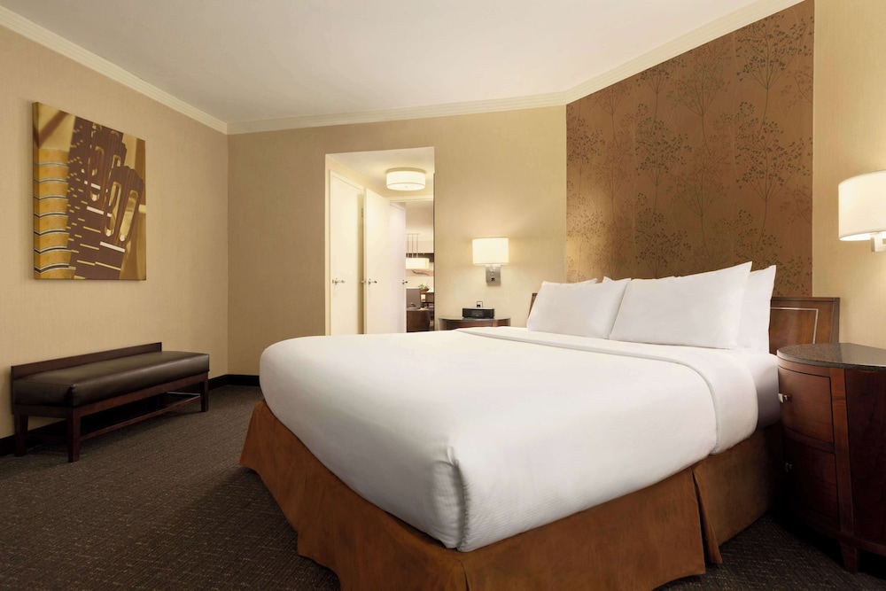Suite, 1 King Bed, Non Smoking