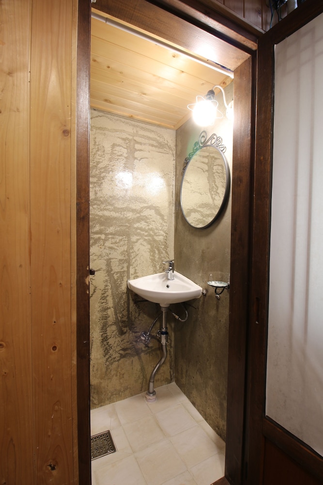 Traditional Loft (Susun) - Must contact the property before Check-In photo 3