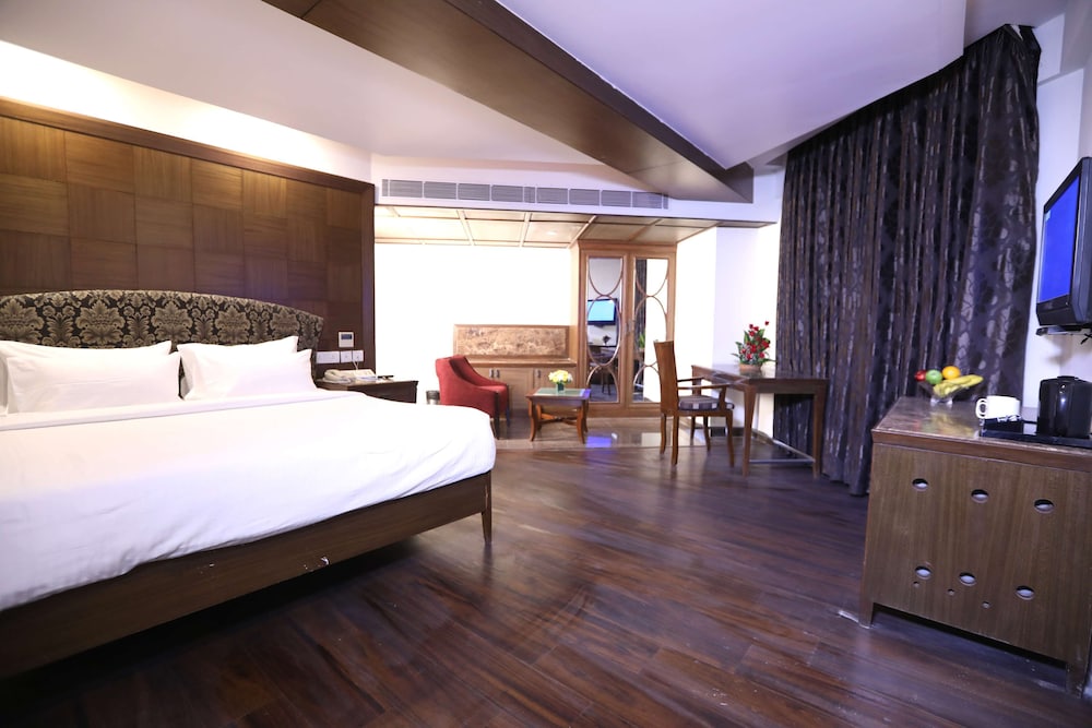 Club Room, 2 Twin Beds, City View - Photo 4