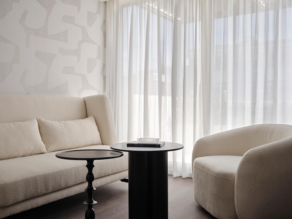 Active Suite - Photo 10