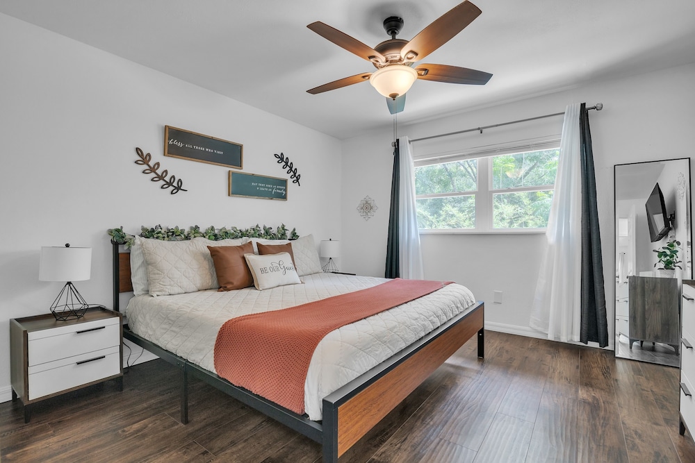 Townhome, 2 Bedrooms photo 2
