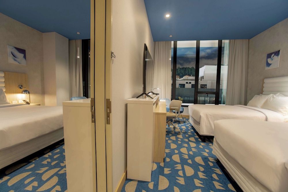 Deluxe Room, 2 Double Beds, Non Smoking - Photo 4