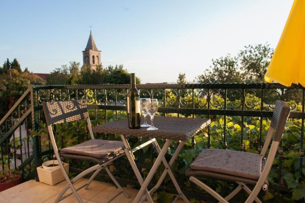 House (Mirta - Rustic Villa - H(4+2))
