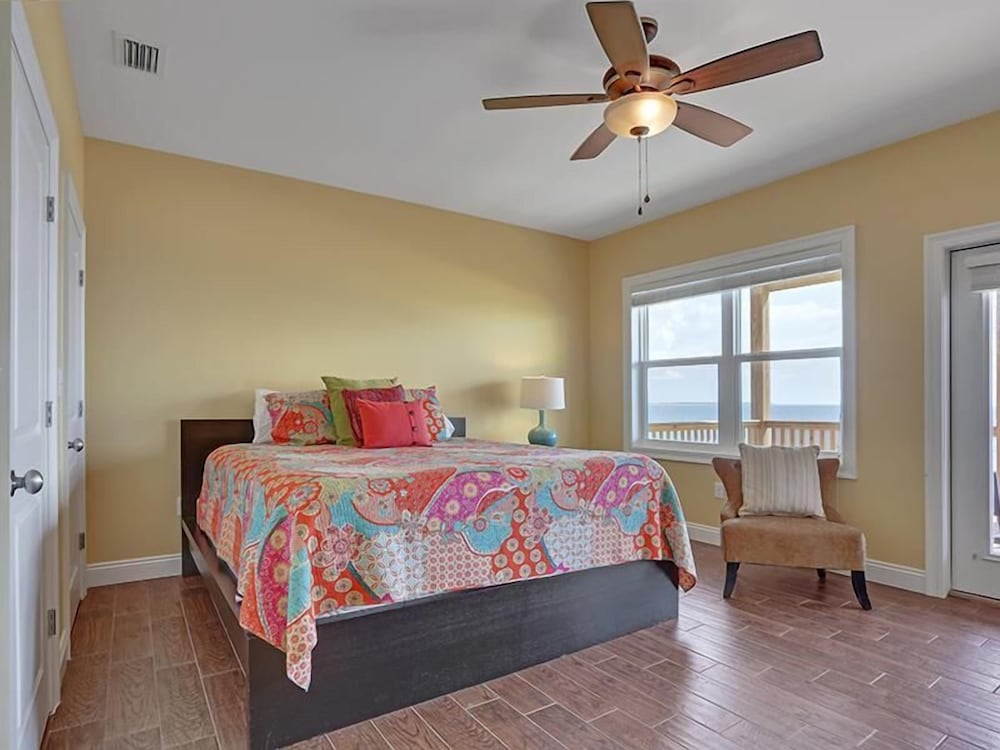 Apartment, 5 Bedrooms, Sea Facing photo 3