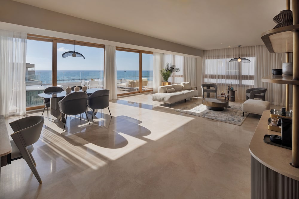 Jewel Suite