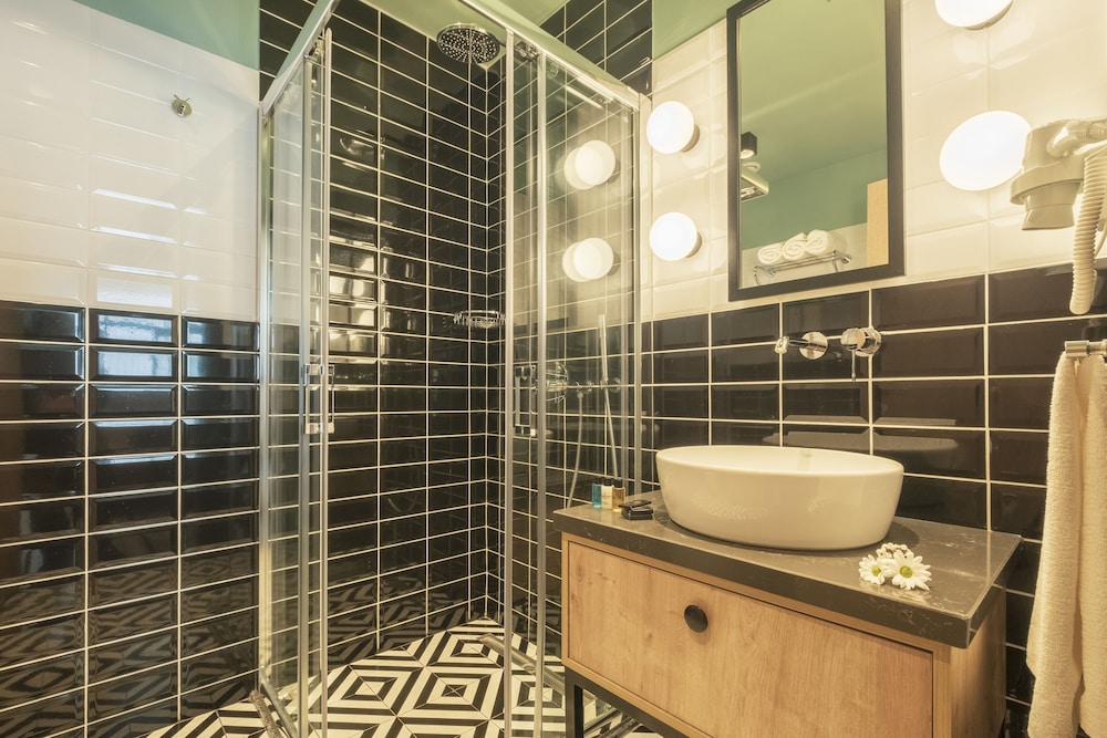Standard Room - Photo 13