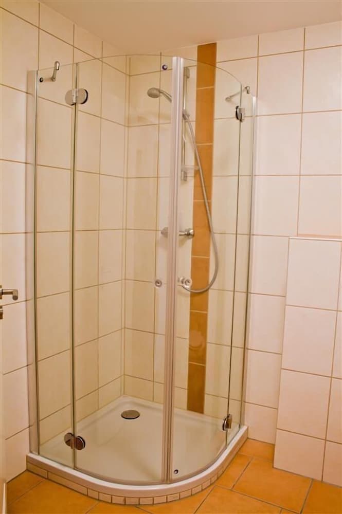 Basic Double Room Single Use photo 3