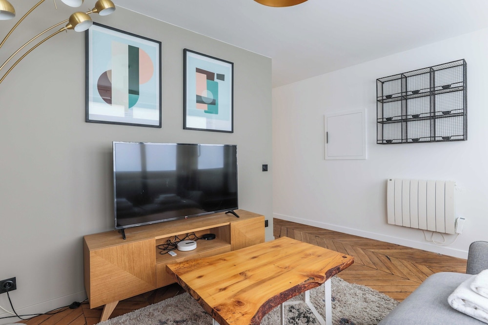 Apartment photo 2
