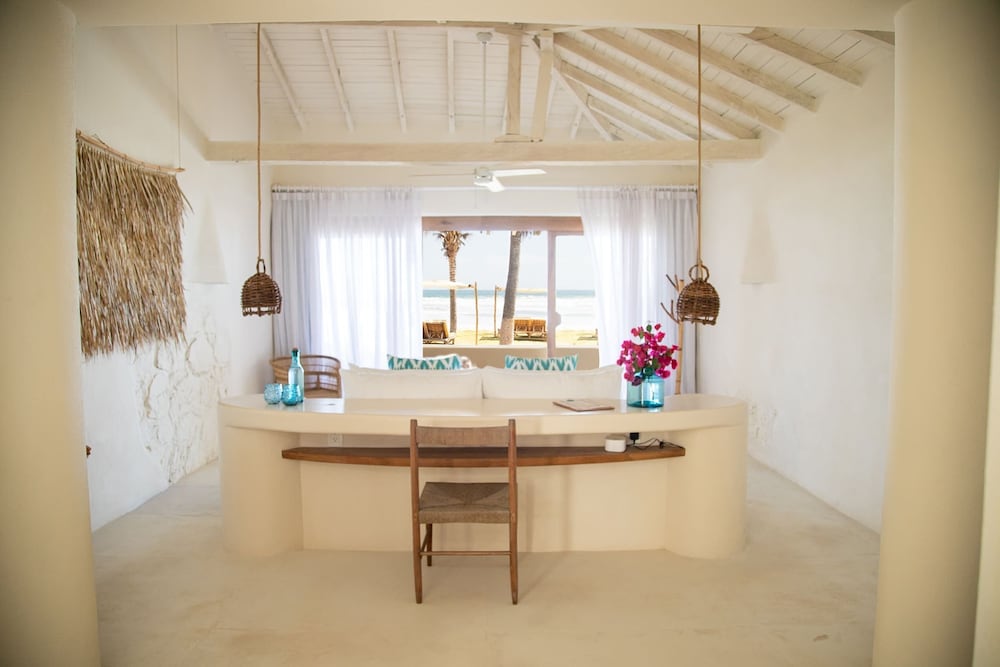 Deluxe Double Room, Beach View photo 3