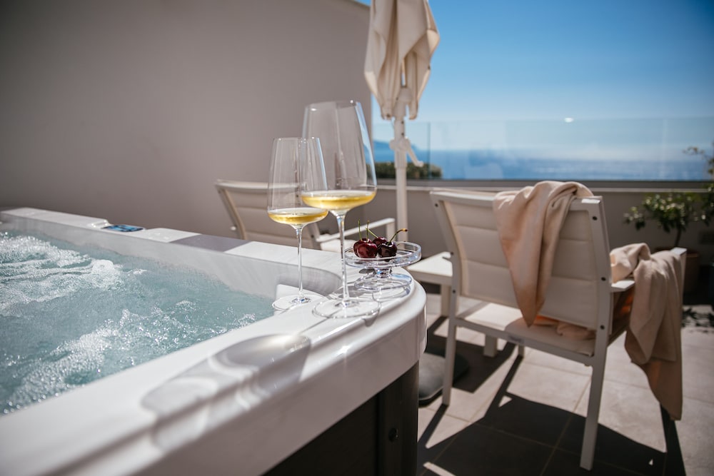 Junior Suite (Jacuzzi)