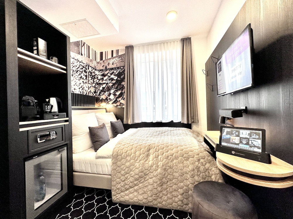 Classic Double Room, City View photo 1
