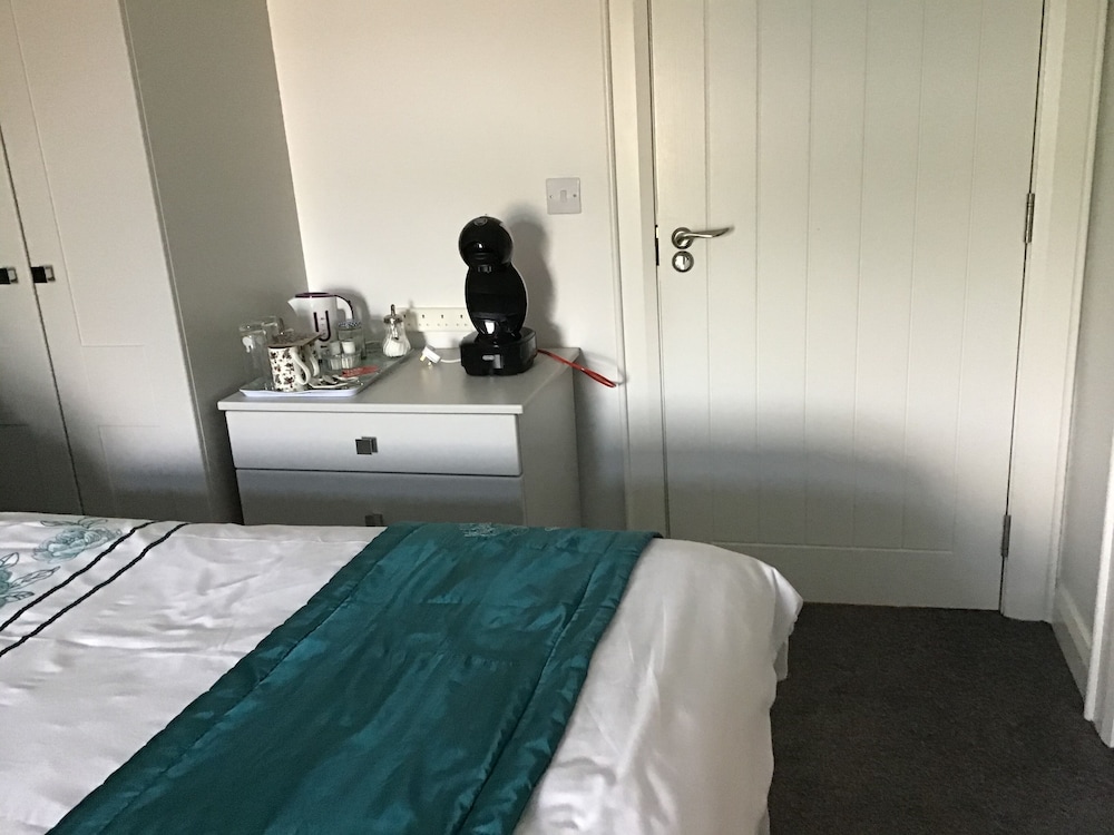 Twin Room, Ensuite photo 2