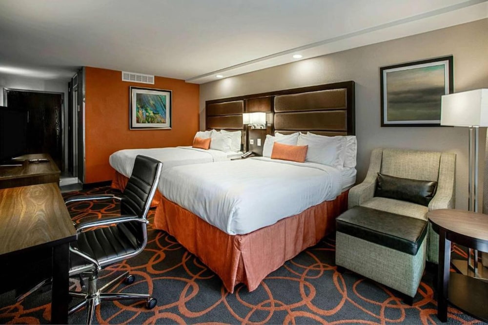 Standard Room, 2 Queen Beds, Non Smoking photo 2
