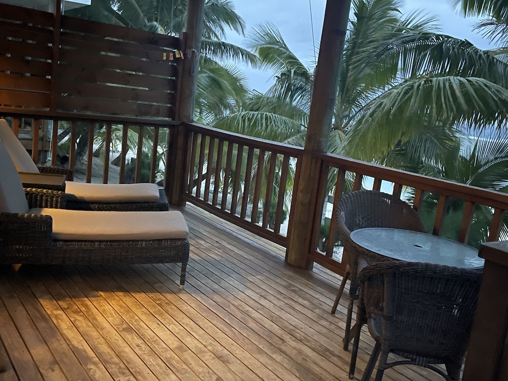 Villa, Beachfront 1 photo 2
