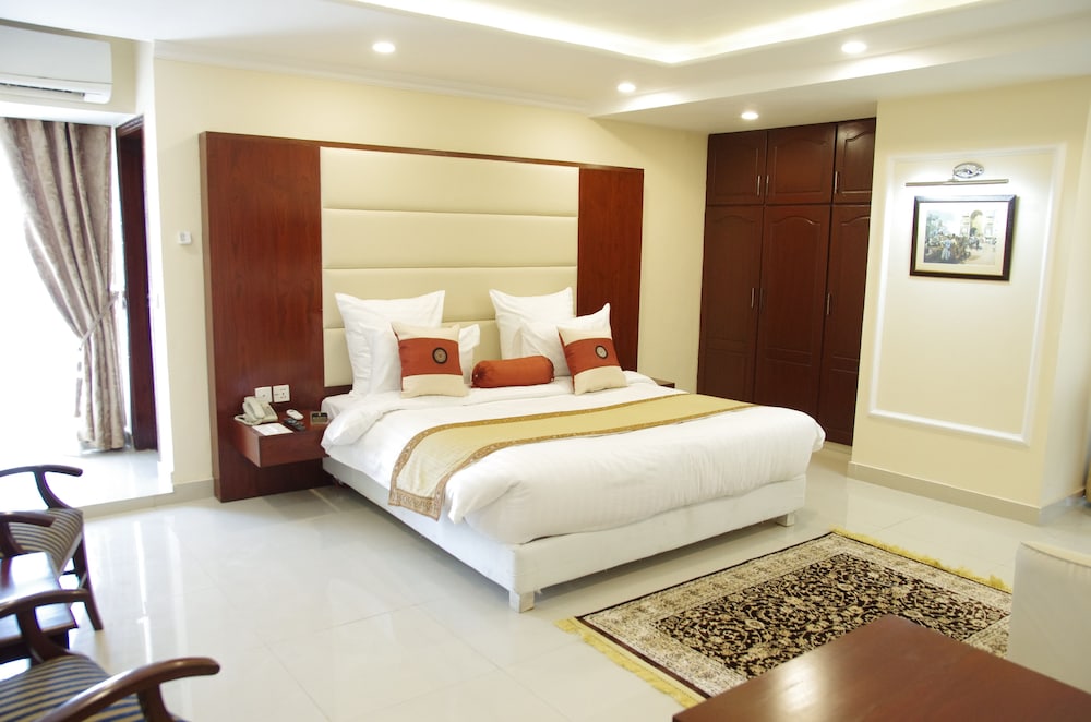 Deluxe Room, City View